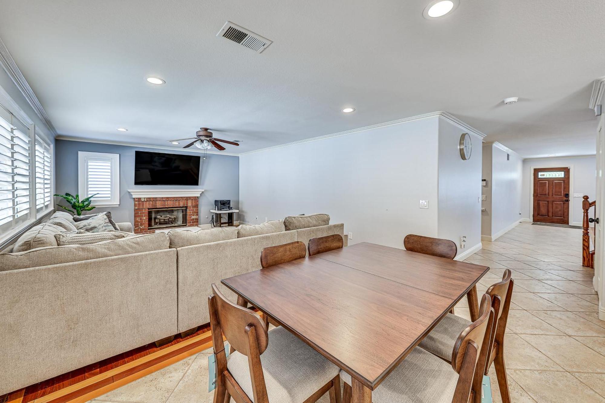 Large Rancho Cucamonga Home 5 Mi To Red Hill Park Extérieur photo