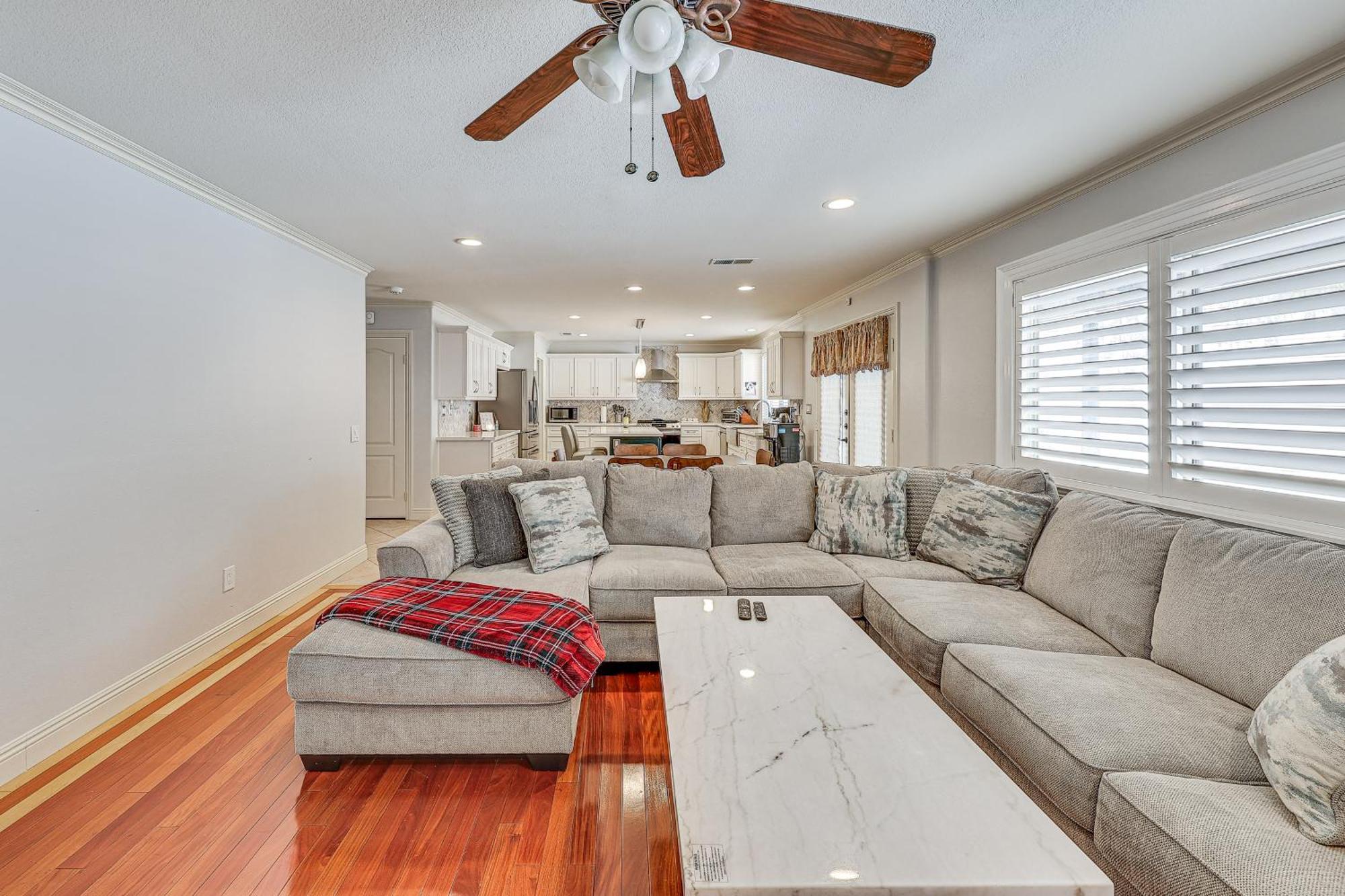 Large Rancho Cucamonga Home 5 Mi To Red Hill Park Extérieur photo